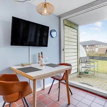 1 Bedroom Beautiful In בית נופש