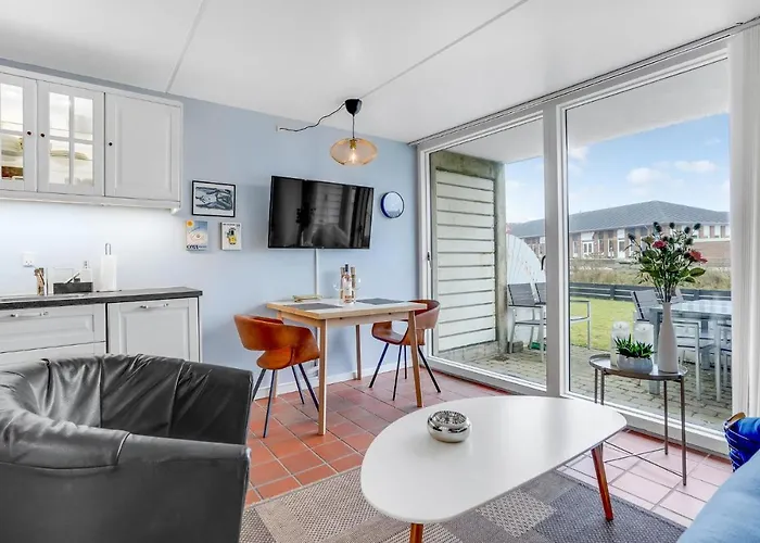 1 Bedroom Beautiful In בית נופש *